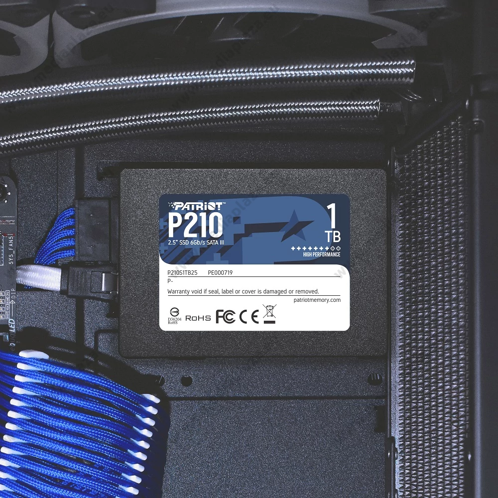 PATRIOT P210 2,5 COL MÉRETŰ SATA III 520/430 MB/s 7mm SSD MEGHAJTÓ 1TB