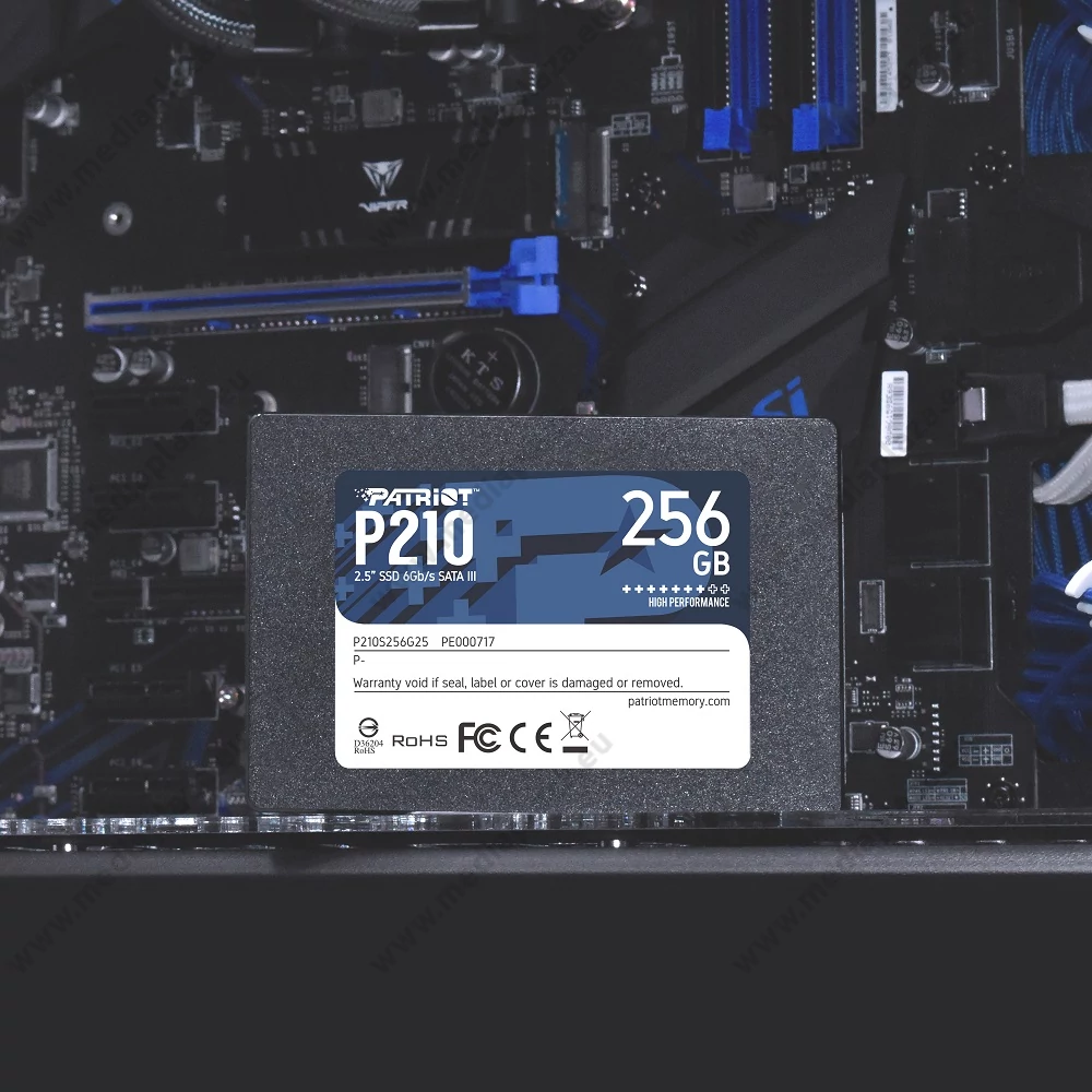 PATRIOT P210 2,5 COL MÉRETŰ SATA III 500/400 MB/s 7mm SSD MEGHAJTÓ 256GB